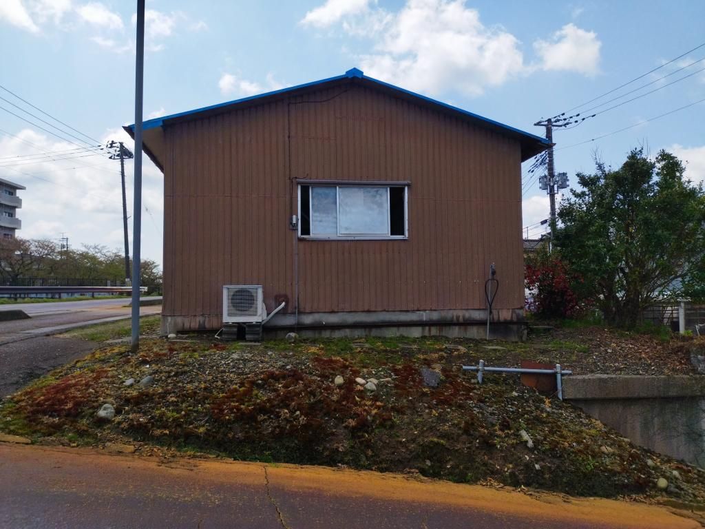 Commercial Workshop Building for Sale in Yahiko Village, Niigata - Thumbnail 2