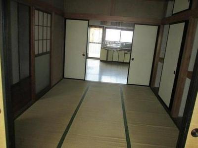 Spacious 3-Story House in Ojiya City - 174m² with Shop Space — Image 2, Ojiya, Niigata