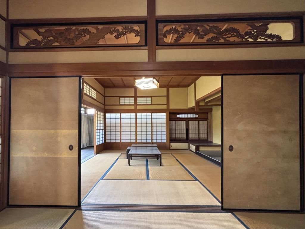 1937 Traditional House in Hofu with 1873sqm Land - Thumbnail 4