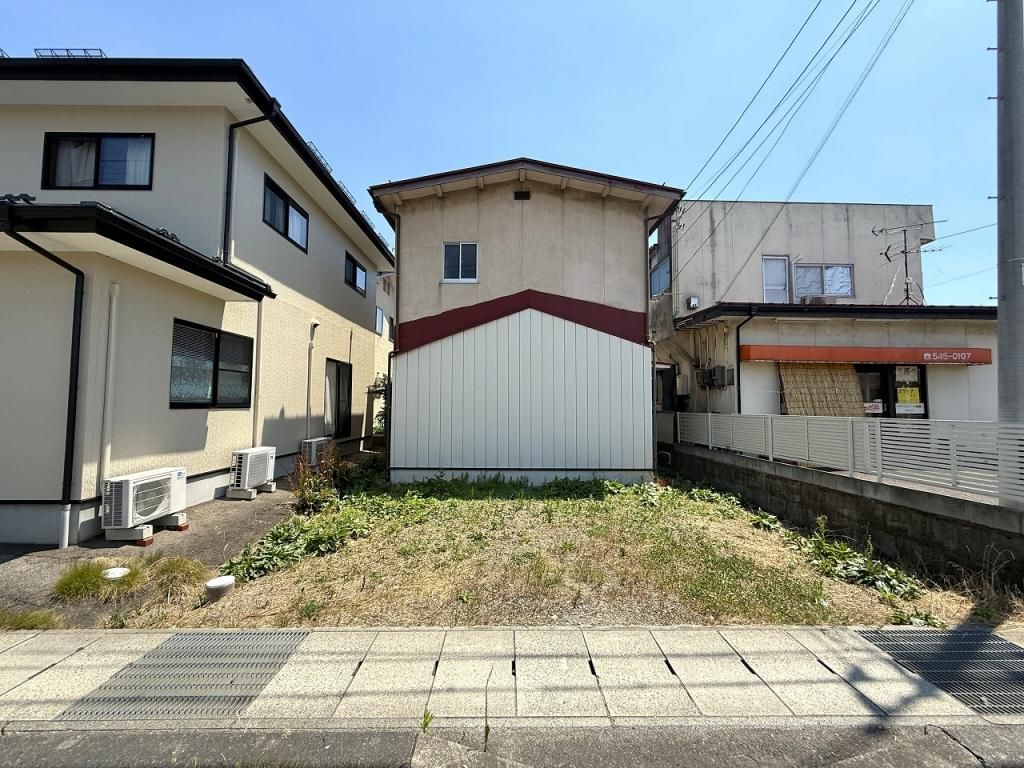 3K House for Rent in Fukushima City - 75.98 sqm, South-Facing - Image 1