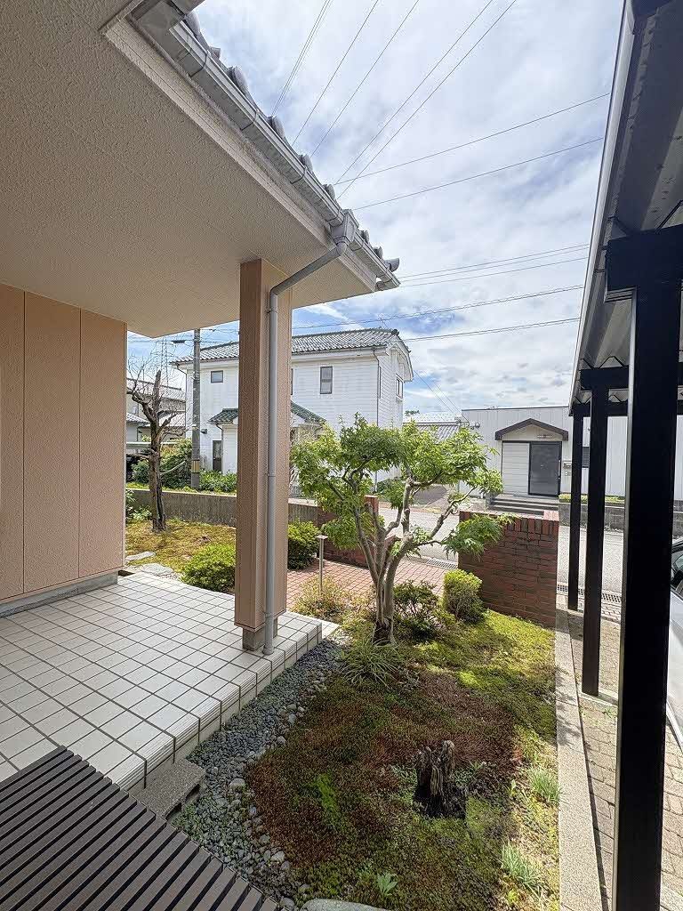 3LDK House for Sale in Yoshisaku, Toyama City - Thumbnail 3