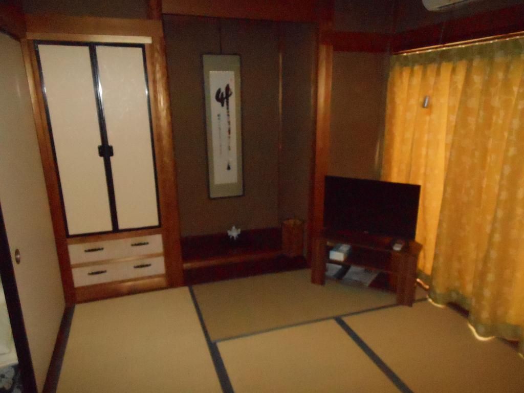Riverside 3-Story Home with Shop Space in Gujo Hachiman, Gifu - Image 22