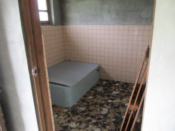 3-Story 7K House for Sale with Garden in Ozu, Ehime - Thumbnail 4