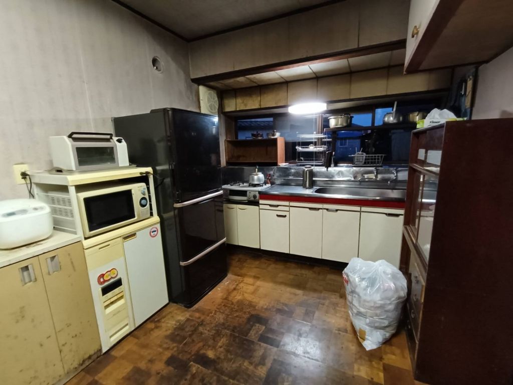 6LDK House for Sale on Large Plot in Odate, Akita - Thumbnail 2