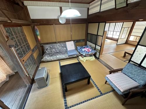 Traditional 4DK House for Sale in Nagomi Town, Kumamoto - Thumbnail 2