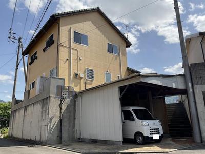 4LDK House in Tobe Town with South-Facing Garden — Image 1, Tobe, Ehime