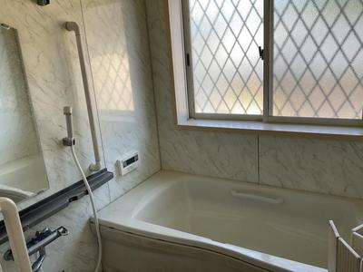 4LDK House in Tobe Town with South-Facing Garden — Image 4, Tobe, Ehime