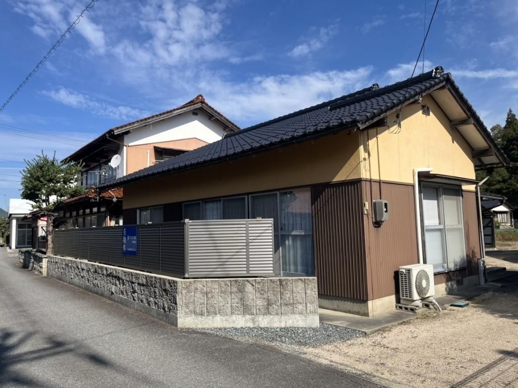 4DK Single-Story House with Large Garden in Nambu, Tottori - Image 1