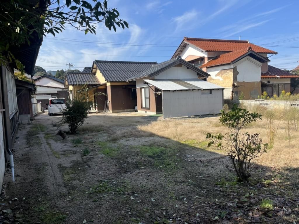 4DK Single-Story House with Large Garden in Nambu, Tottori - Thumbnail 4