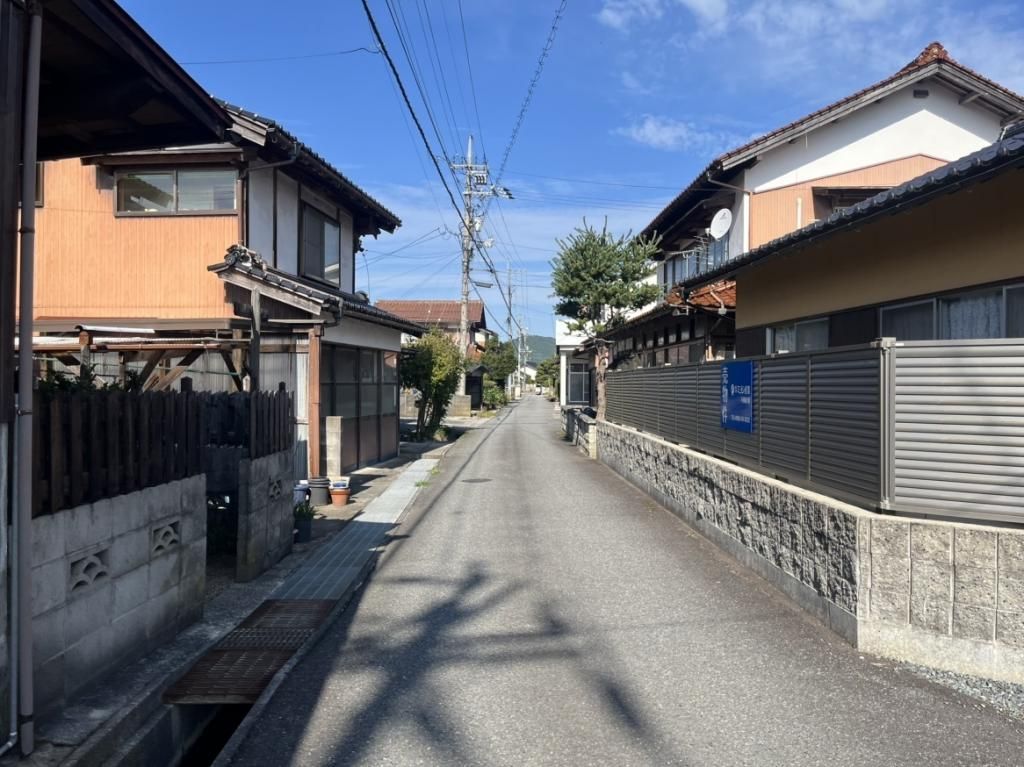 4DK Single-Story House with Large Garden in Nambu, Tottori - Thumbnail 2