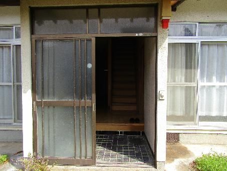 Pet-Friendly 5DK House with Garden for Rent in Kitsuki, Oita - Thumbnail 2
