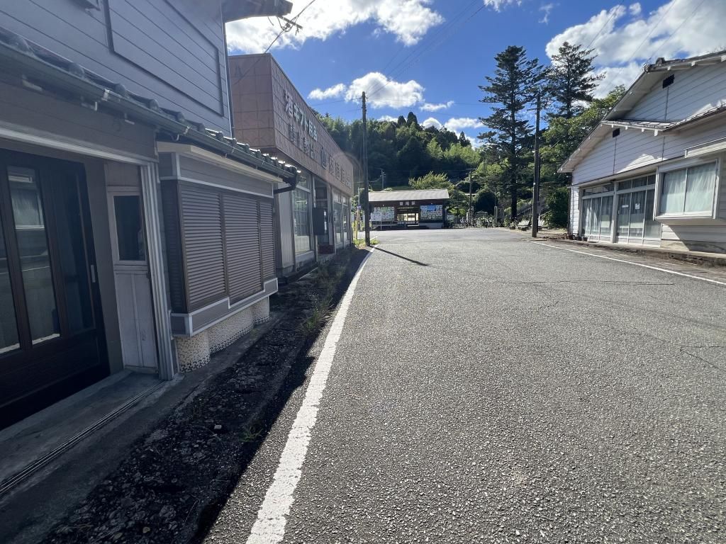 7K Family Home with Shop Space Near Suo Station, Bungo-Ono - Thumbnail 4