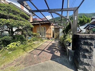 5DK House for Sale in Yawatahama, Ehime - Spacious Family Home - Thumbnail 2