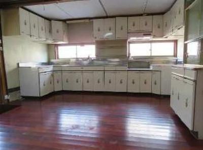 Spacious 8DK House with Large Land in Peaceful Usuki City — Image 3, Usuki, Oita