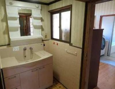 Spacious 8DK House with Large Land in Peaceful Usuki City — Image 4, Usuki, Oita