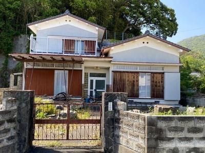 Ocean View 6DK House in Saiki City - 345m² Plot with Mountain Views — Image 1, Saiki, Oita