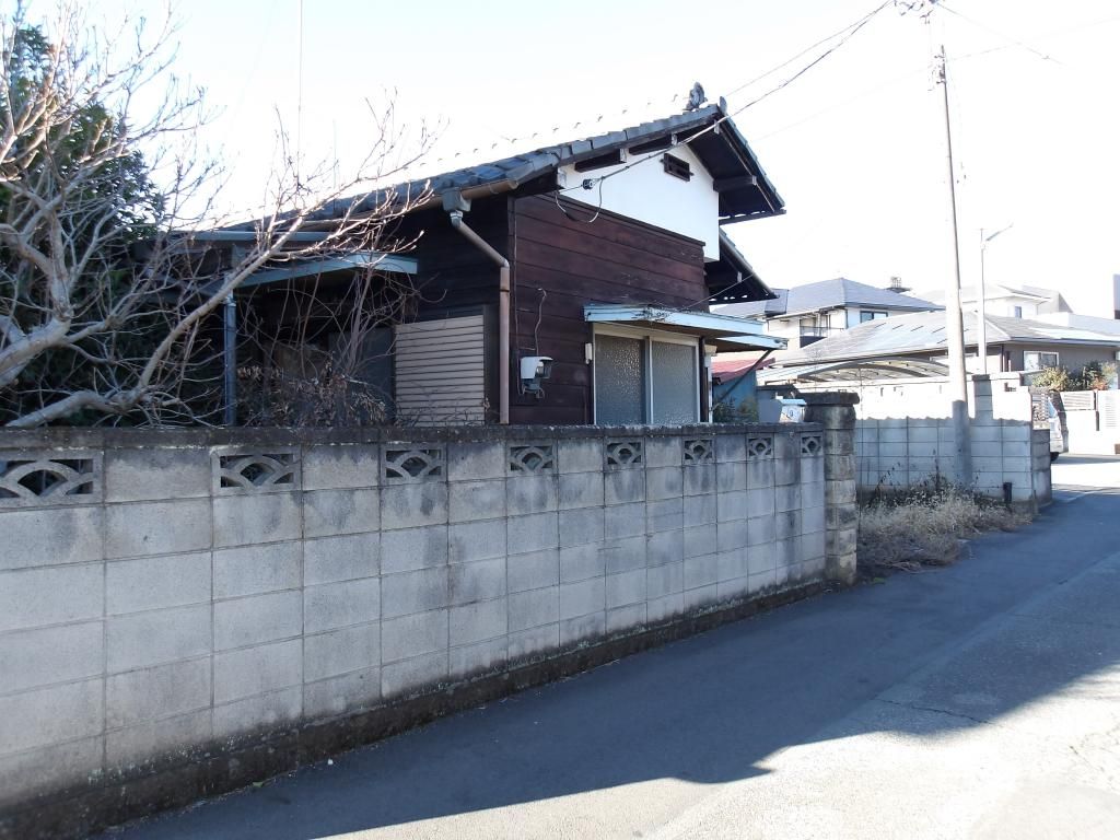 1961 Single-Story 3SLDK House on Large Corner Lot in Kiryu - Thumbnail 2