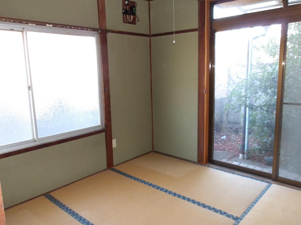 1961 Single-Story 3SLDK House on Large Corner Lot in Kiryu - Thumbnail 4