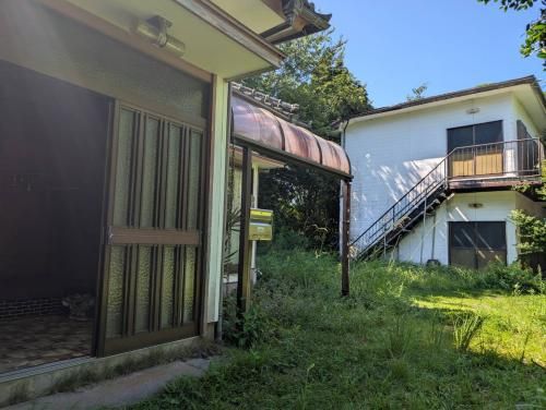 3LDK Mountain Lodge-Style House for Sale in Kushima, Miyazaki - Thumbnail 2