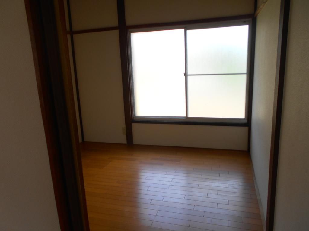 3DK House for Rent with Large Garden in Hadano, Kanagawa - Thumbnail 4