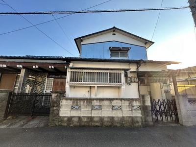 6DK House in Niihama with 175㎡ Land — Image 1, Niihama, Ehime