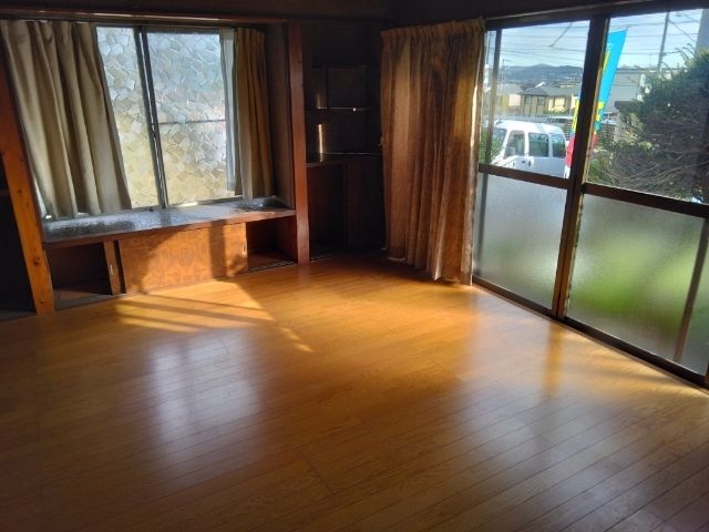 5DK Detached House for Sale in Hadano, Kanagawa | 470sqm Land - Thumbnail 2