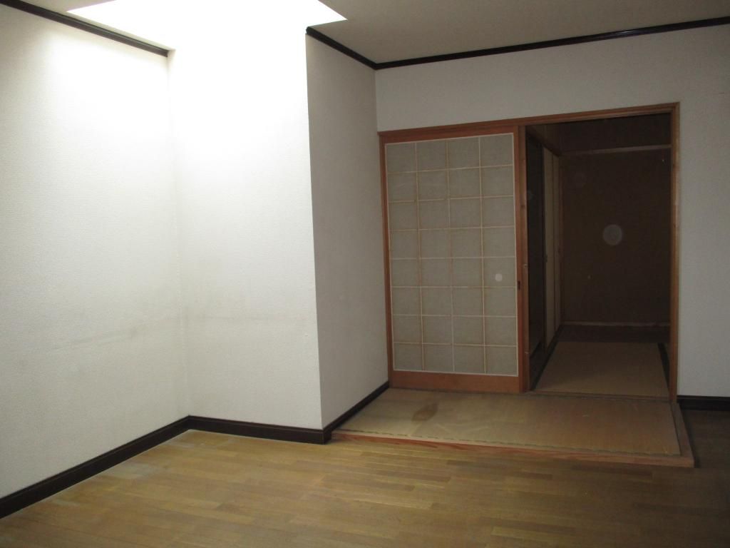 10K House for Sale in Kasaoka, Okayama - Akiya Bank Property - Thumbnail 4