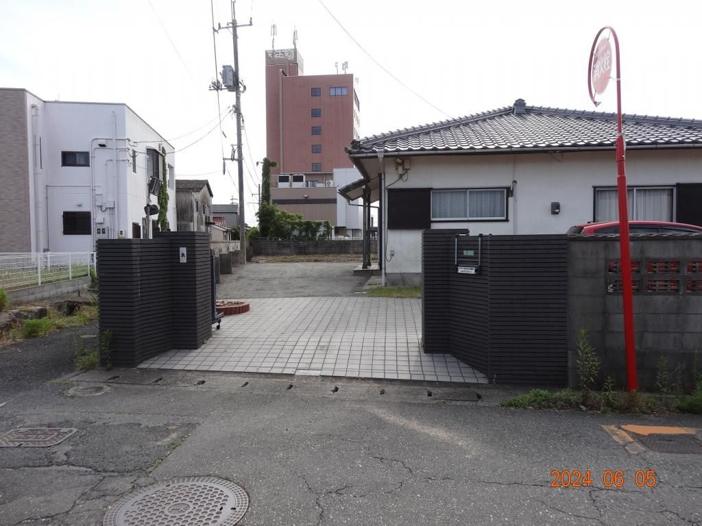 1974 3DK Detached House on 710 sqm Corner Lot in Sanyo-Onoda - Thumbnail 3