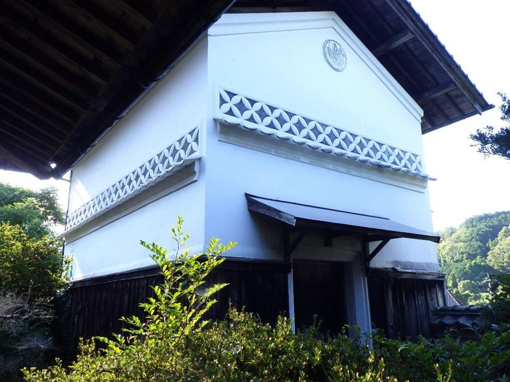 125-Year-Old Traditional Farmhouse on 1218 sqm Land in Tsuyama - Main Image