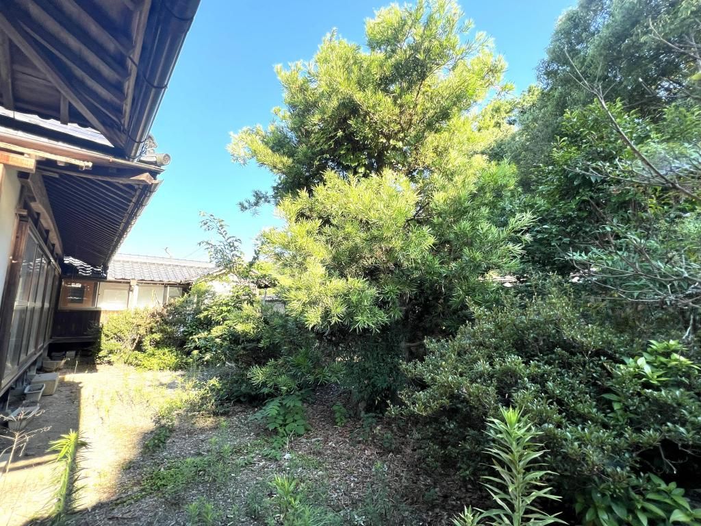 125-Year-Old Traditional Farmhouse on 1218 sqm Land in Tsuyama - Thumbnail 4