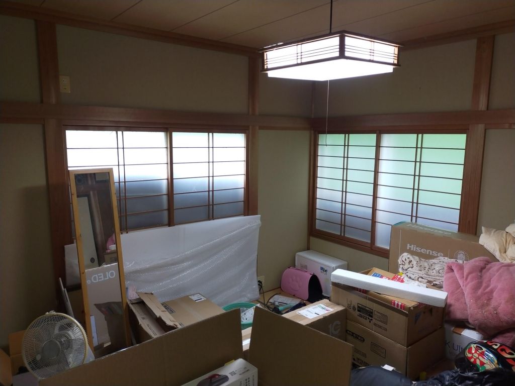 Two-Story House with Mountain Views in Tokamachi, Niigata - Thumbnail 4