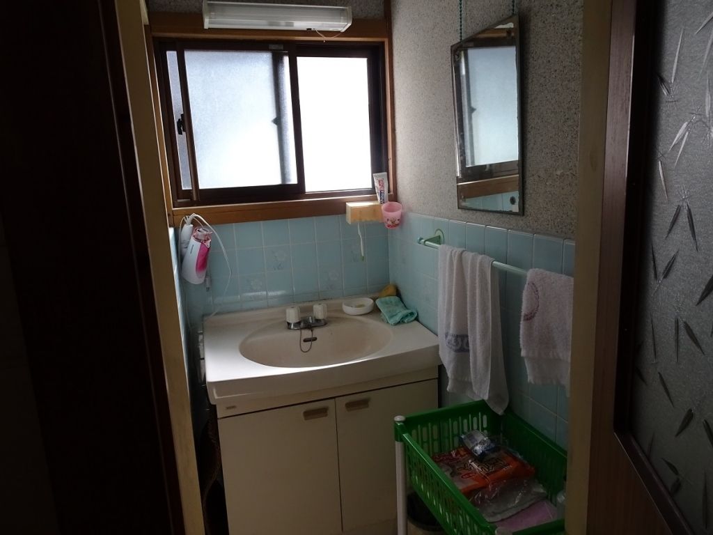9DK Detached House in Hamasaka, Shin'onsen Town, Hyogo for 2 Million Yen - Thumbnail 2
