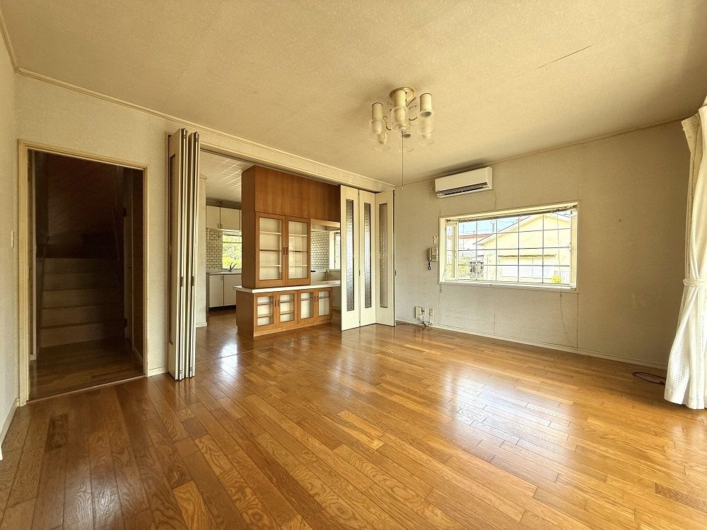 4SLDK House for Sale in Ibusuki with Large Land and Storage - Thumbnail 2