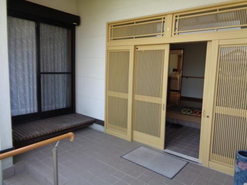 Spacious 3LDK Detached House for Sale in Yatsushiro, Kumamoto - Thumbnail 2