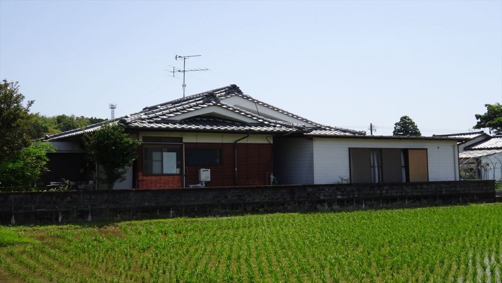 4DK House in Takanabe with Rice Field Views - Thumbnail 3