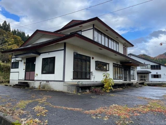 7LDK Family Home on 738 sqm Corner Lot in Odate, Akita - Thumbnail 2