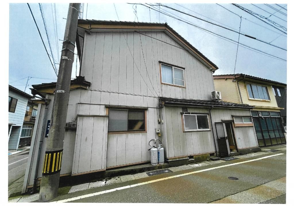 57-Year Wooden House for Sale in Oyabe, Toyama - 98.97 sqm - Thumbnail 2