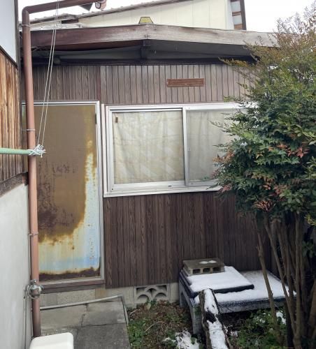 Wooden Bungalow for Sale in Quiet Shikokuchuo City - Thumbnail 2