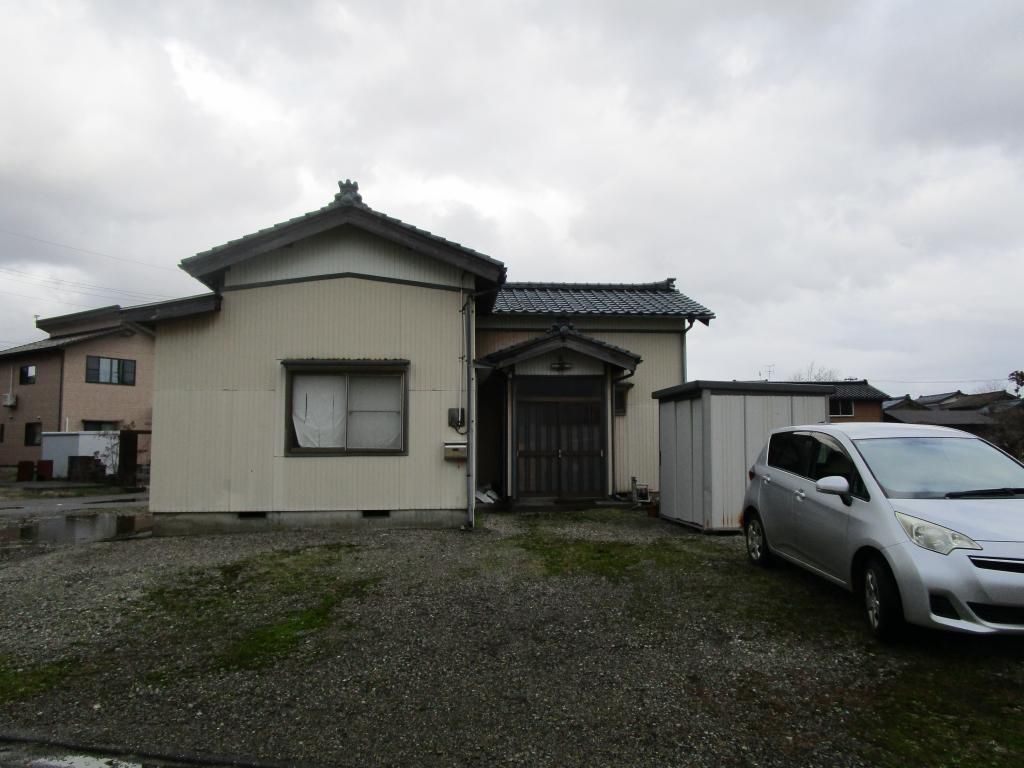 Compact 3DK Akiya House for Sale in Sanjo, Niigata - Thumbnail 2