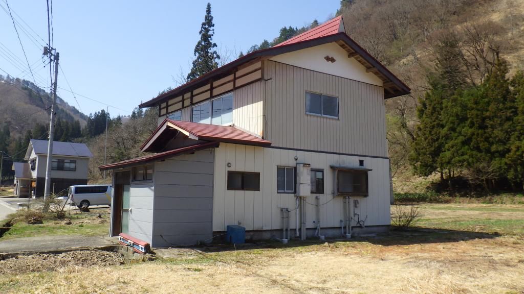 5SK Farmhouse with Fields in Tadami, Fukushima Akiya - Image 1