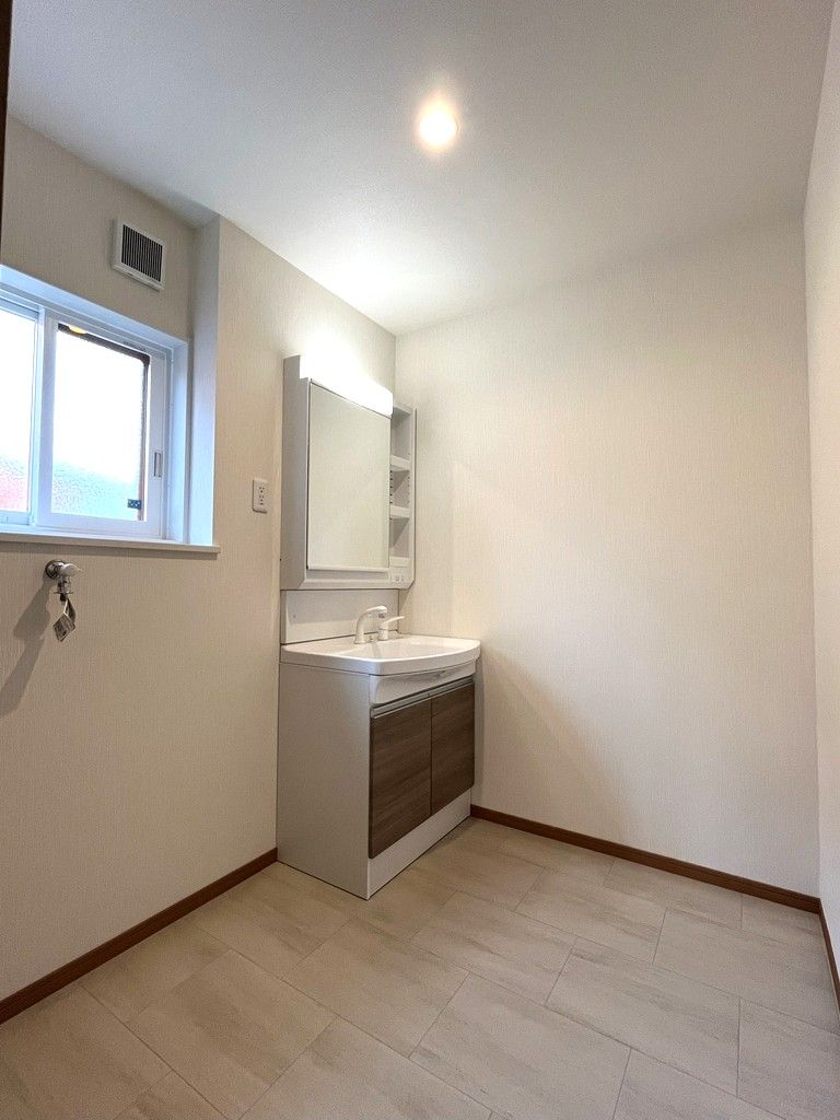 Renovated 3SLDK House in Matsumoto with Rental Income Property - Thumbnail 2