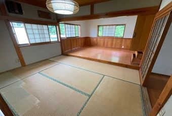 6LDK Akiya House for Sale in Mihara, Hiroshima with 4 Parking Spaces - Thumbnail 2