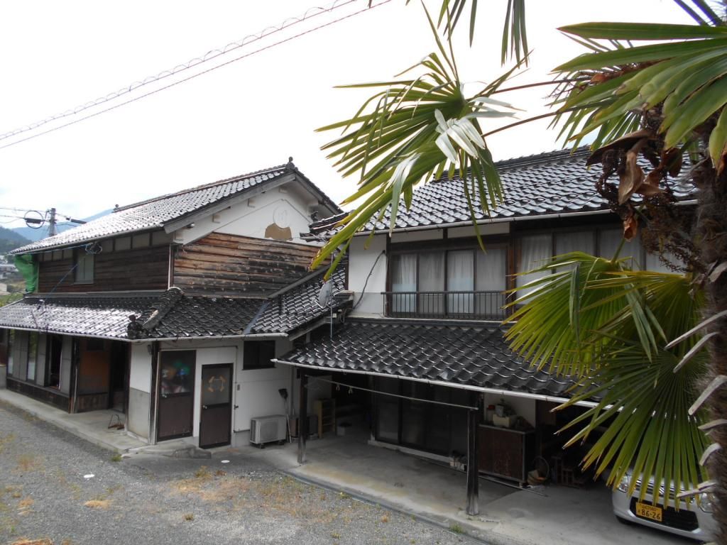 1934 Historic 8DK House with Land for Sale in Iwakuni - Thumbnail 2