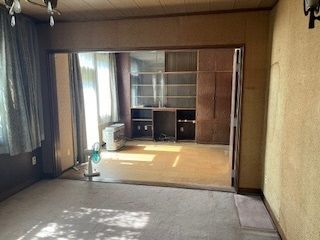 7DK Detached House for Sale on Large Corner Lot in Hirosaki - Thumbnail 4