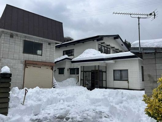 Spacious 11DK House in Ajigasawa, Aomori - 270.73 sqm - Thumbnail 2