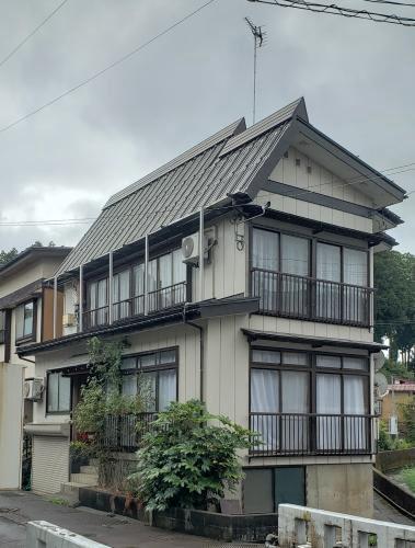 Spacious 6K House in Ojiya City - Corner Plot with Dual Parking — Image 1, Ojiya, Niigata
