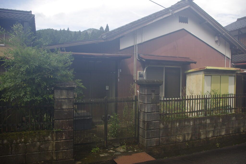 Renovated 1956 Single-Story House for Sale in Asago, Hyogo - Thumbnail 2
