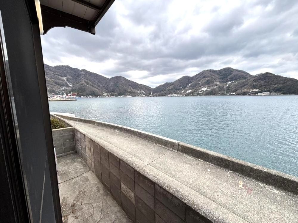 Renovated 4LDK Ocean View House for Sale in Yawatahama, Ehime - Thumbnail 3