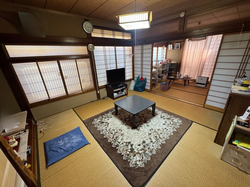 6DK Vacant House for Sale in Tokamachi, Niigata with Mountain Views - Thumbnail 3