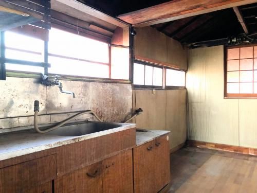 7SK Detached House on 421 sqm Land with 3 Plots in Saga City - Thumbnail 3